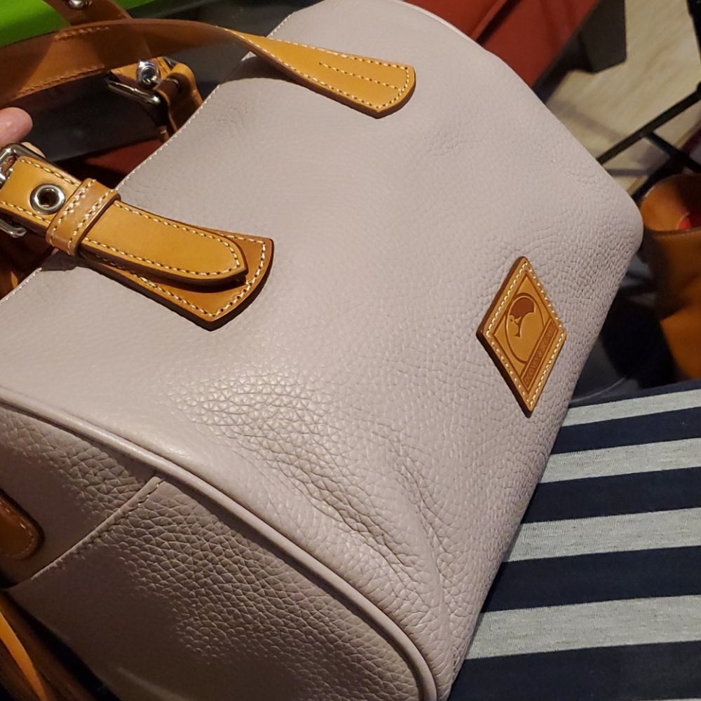 🆕️ Dooney & Bourke Kendra Satchel